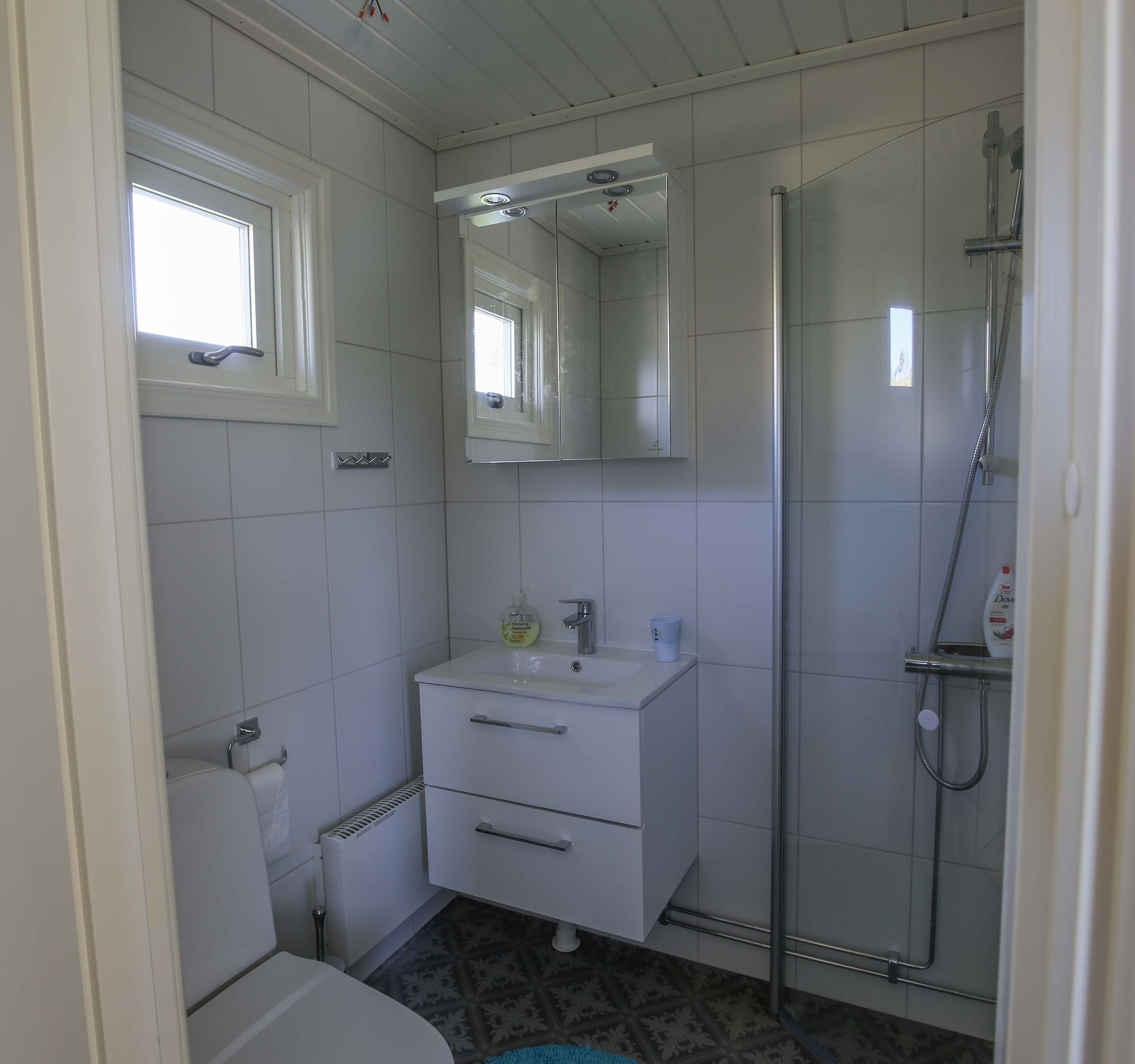 Havsnära stuga i Rågårdsvik – bild 7 av 11