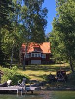 Mysigt hus med egen sjötomt, strand och brygga!