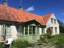 Schönes Kalksteinhaus mit zu Fuß zum Meer