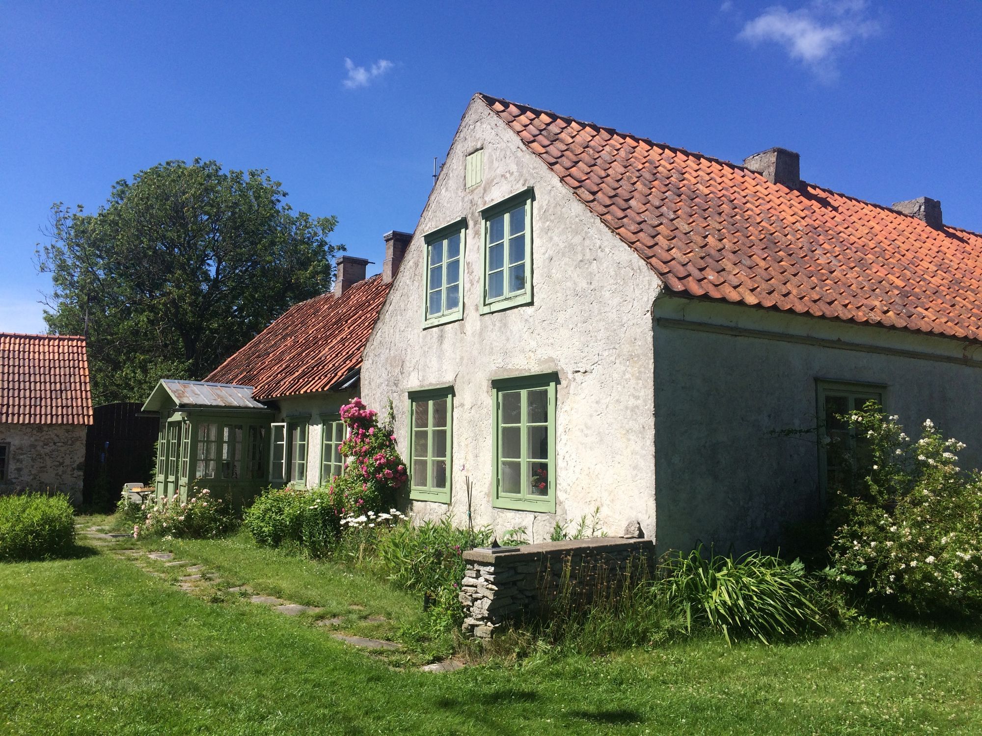 Stort kalkstenshus nära havet inkl kajaker – bild 2 av 24