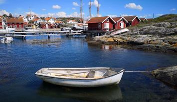 Stort hus, 50 m från hav & bryggor i Fiskeby