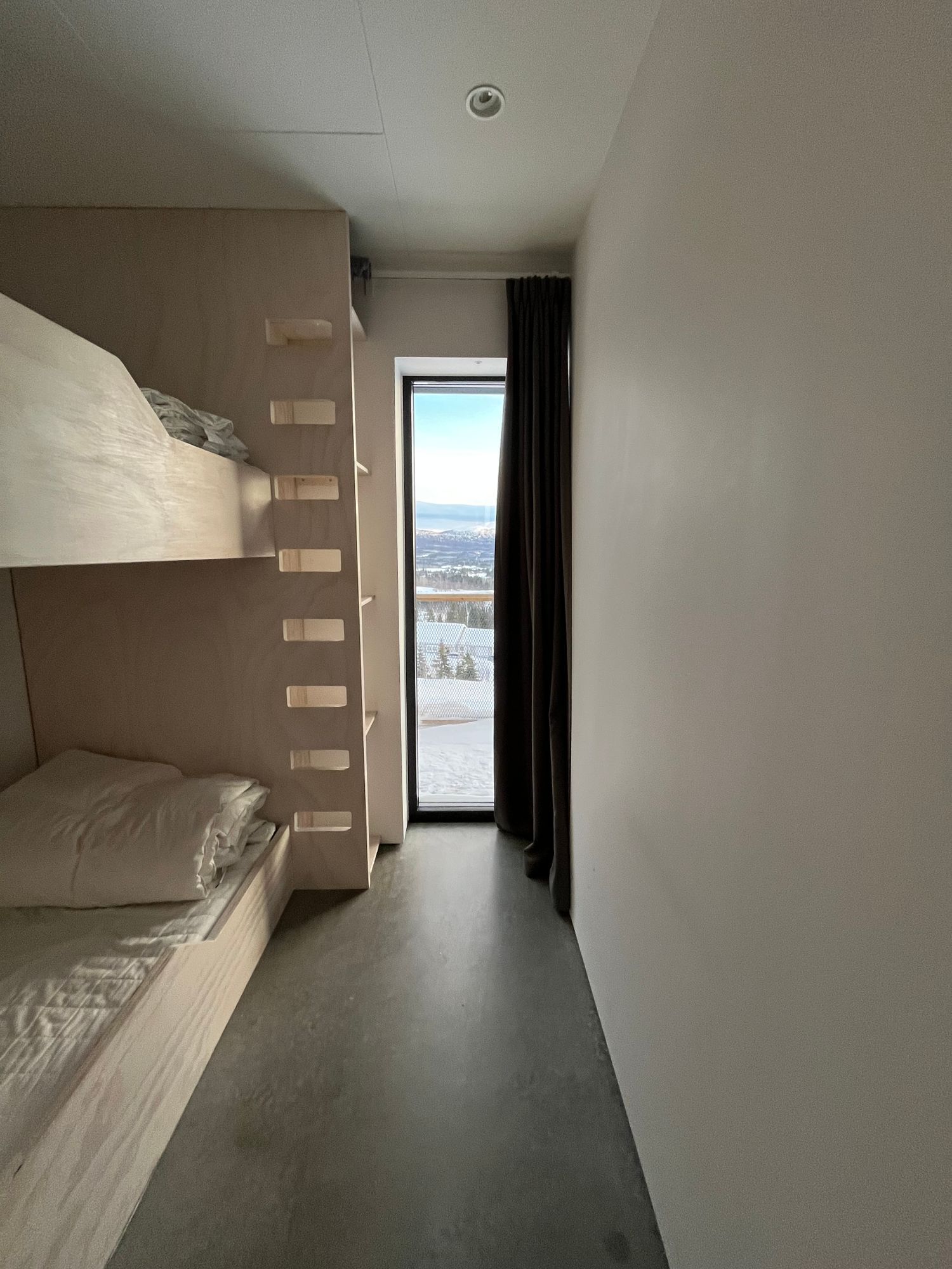 Modern, familjevänlig stuga – bild 8 av 14