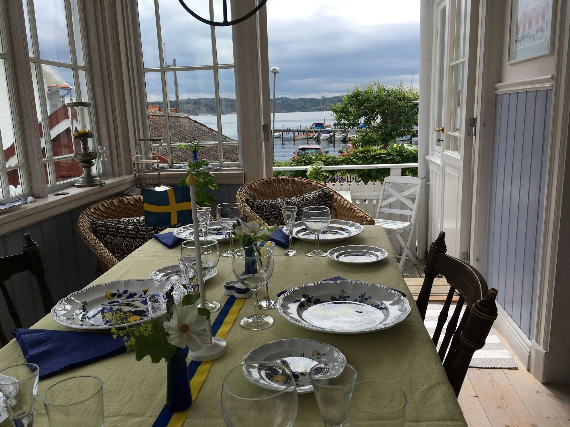 Charmigt skärgårdshus vid havet – bild 7 av 17