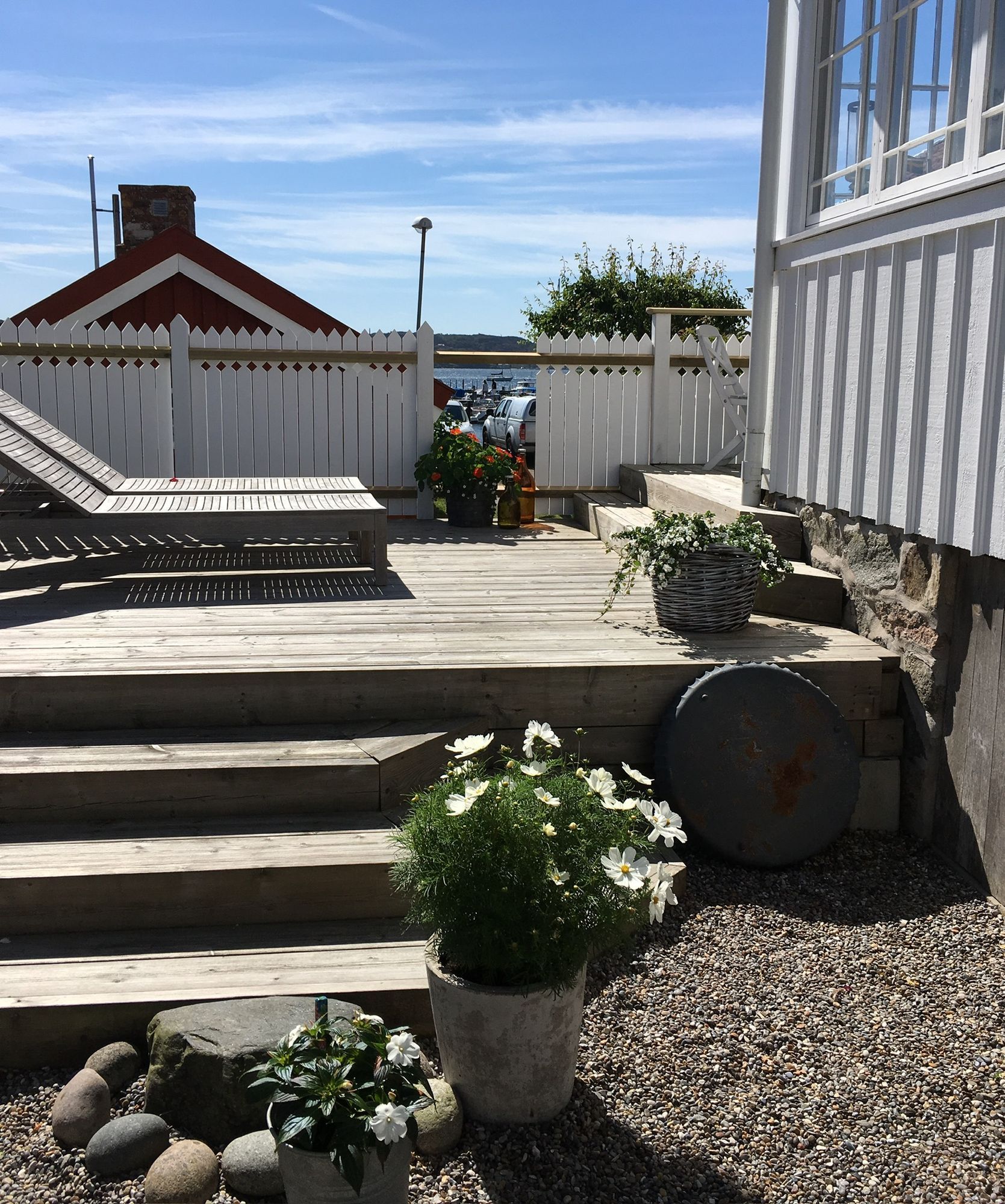 Charmigt skärgårdshus vid havet – bild 4 av 17