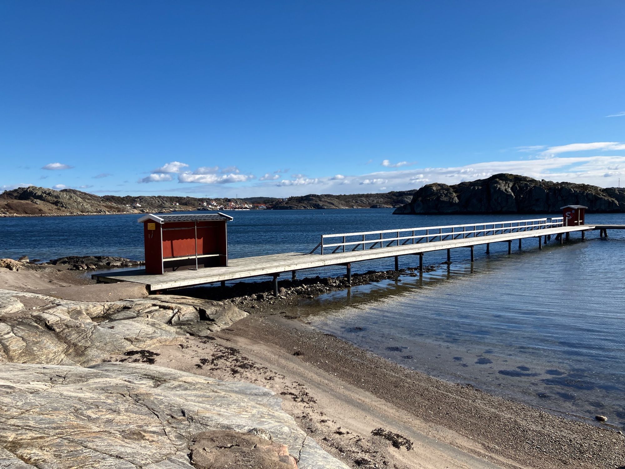 Charmigt skärgårdshus vid havet – bild 17 av 17