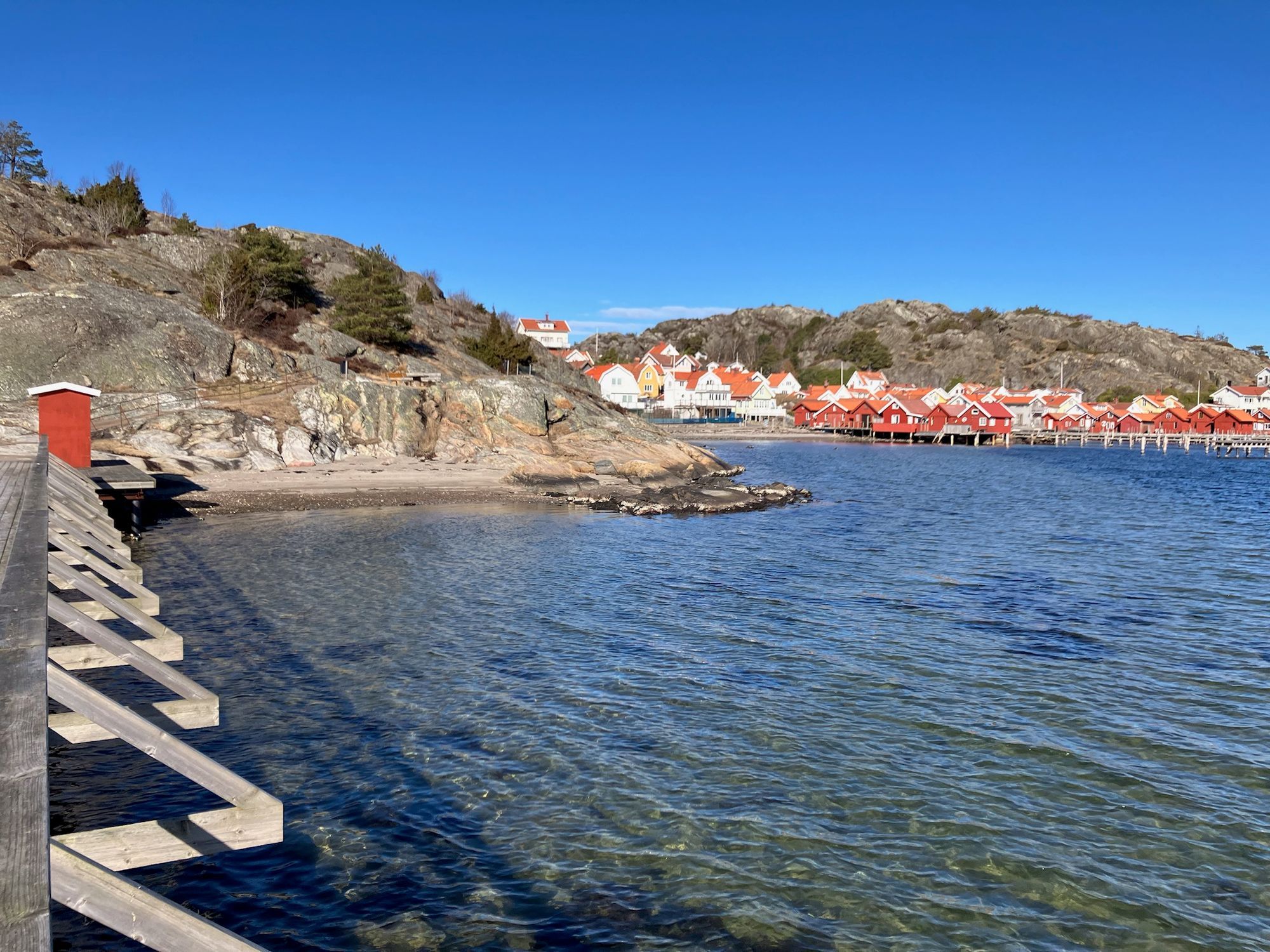 Charmigt skärgårdshus vid havet – bild 16 av 17
