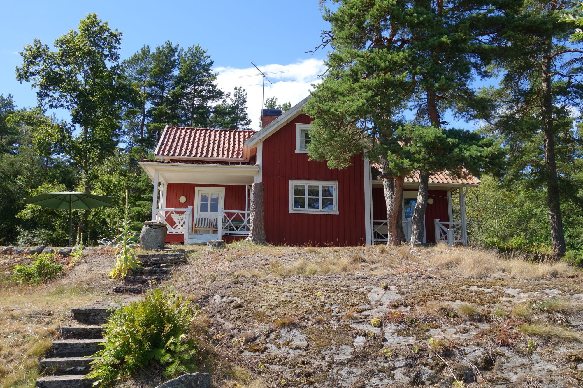 Stuga med Vänerns skärgård som granne – bild 6 av 24