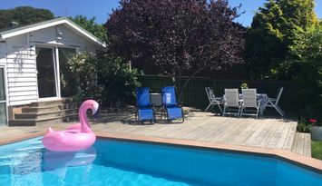 Liten stuga i Mölle med pool