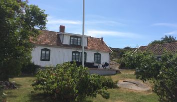 Charmig villa på Hamburgö, 150 m till havet