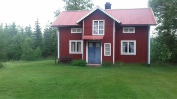 Cottage in the forest! Check out the location!