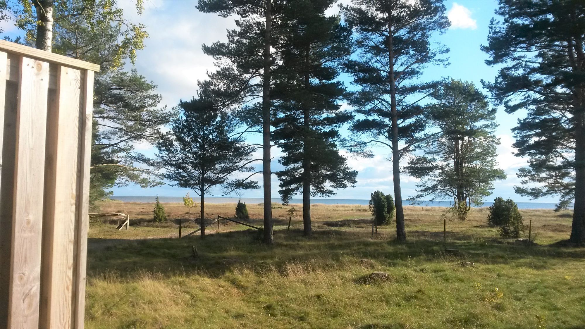 Rymlig sommarstuga med fantastisk sjöutsikt – bild 8 av 16
