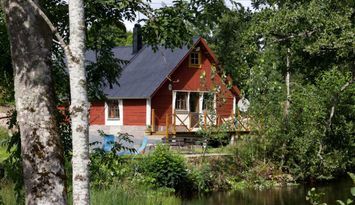 Boka stuga, bad, båt, gratis sportfiske, husdjur.