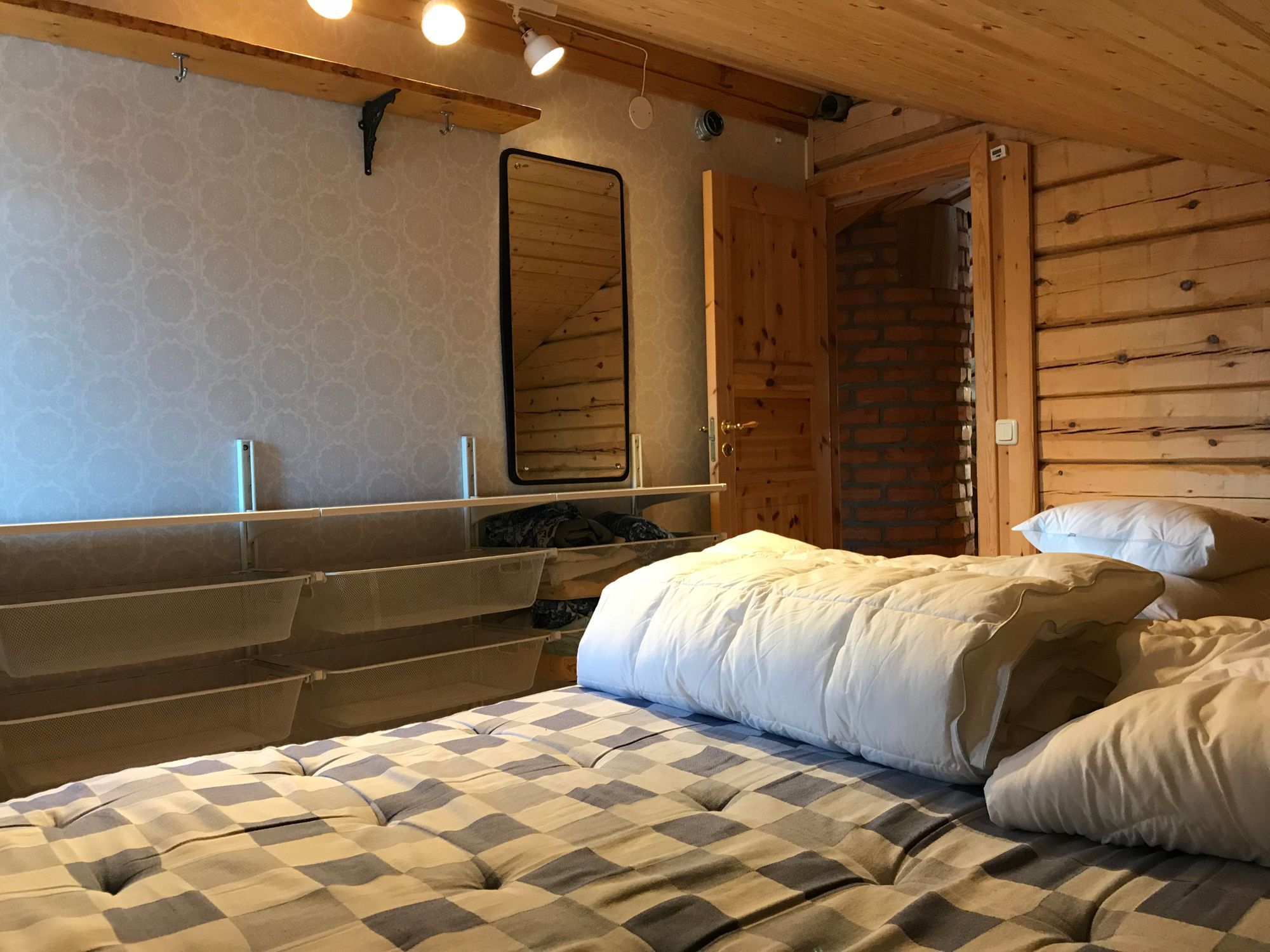 Rymlig timmerstuga i Hållan, Funäsdalen – bild 13 av 24