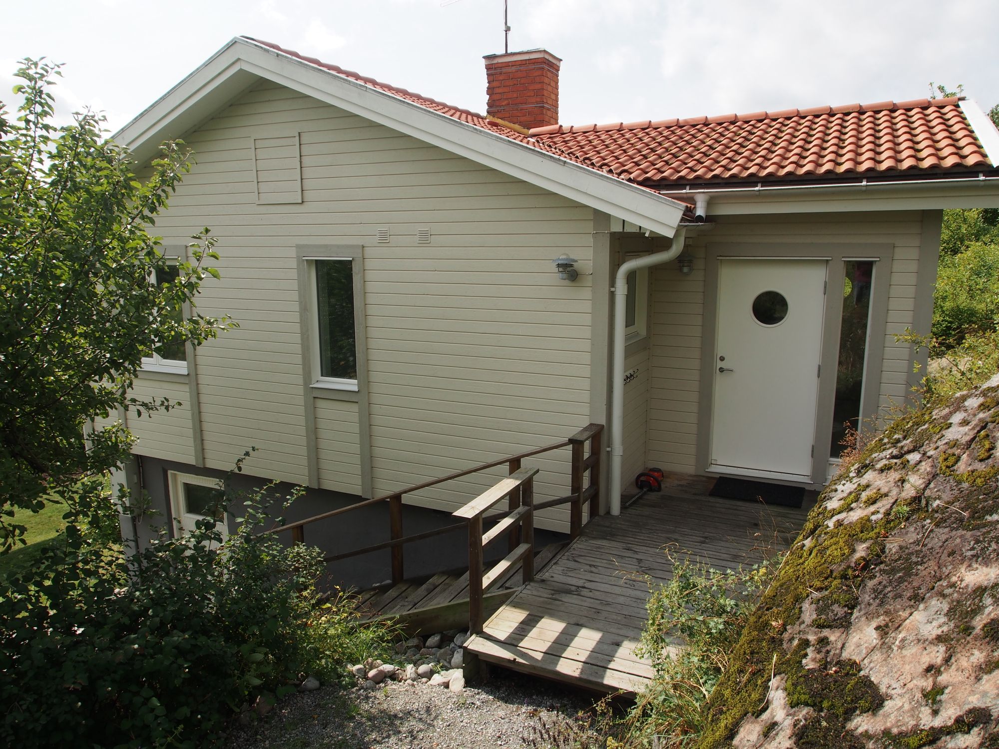 Sommarhus sjötomt vid Mälaren, Ekerö, Stockholm – bild 3 av 17