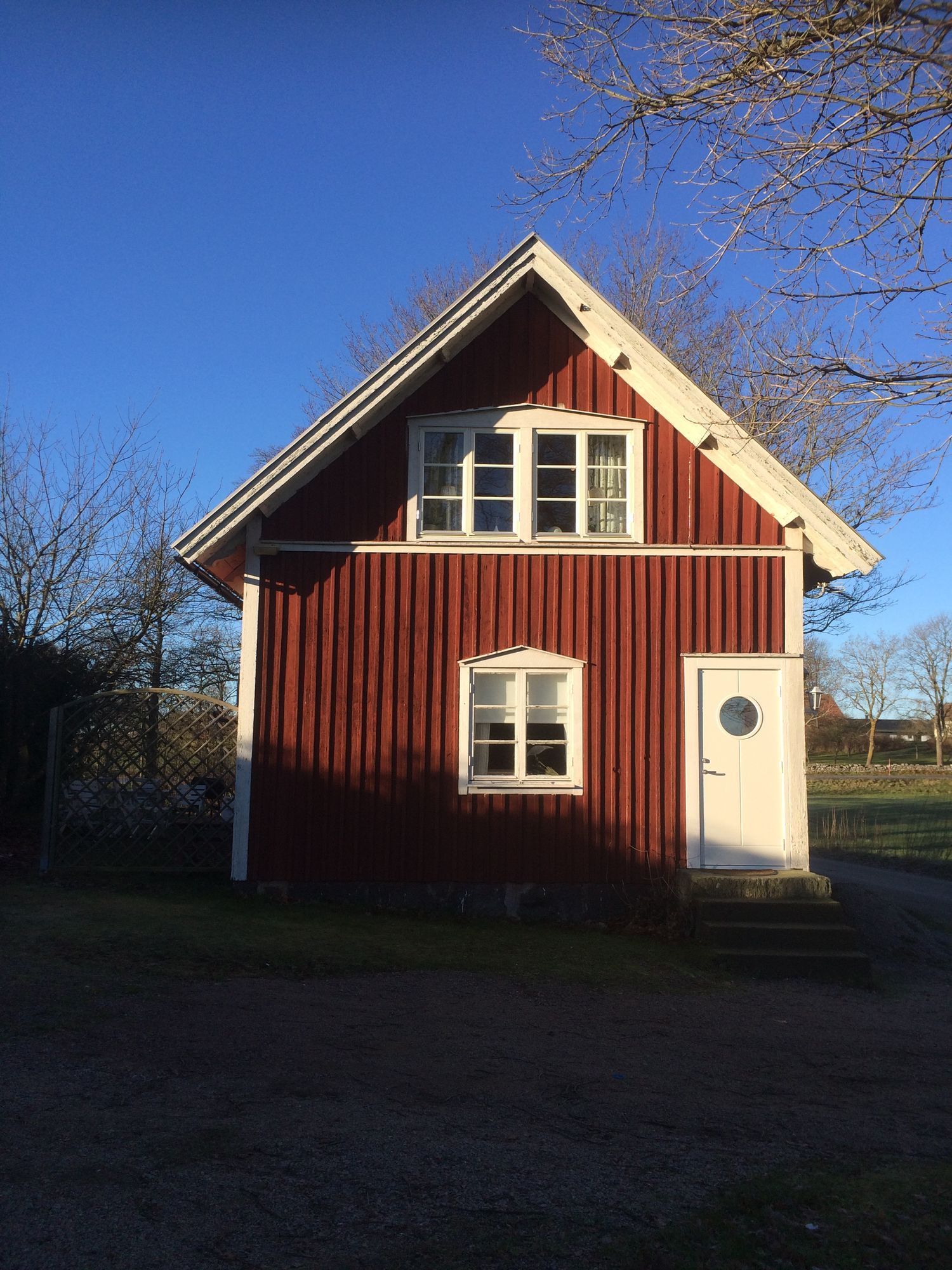 Havsnära stuga med lantligt läge. – bild 20 av 24