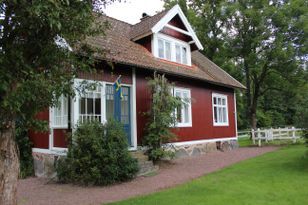 Popular summerhouse by the river