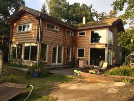 Schönes Blockhaus am See mit eigener Sauna