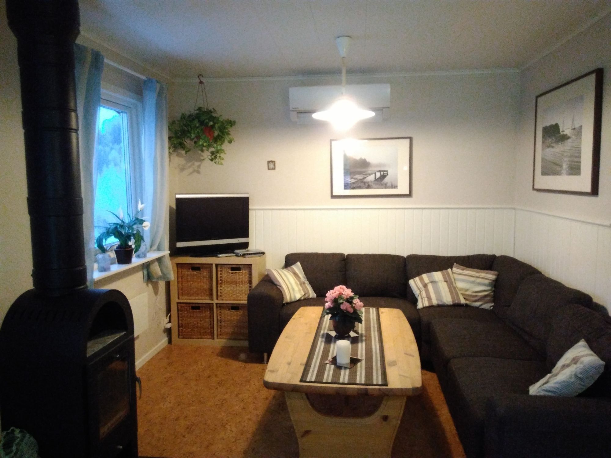 Stuga med utsikt över sjön Rottnen, Stugcenter 18 – bild 15 av 24