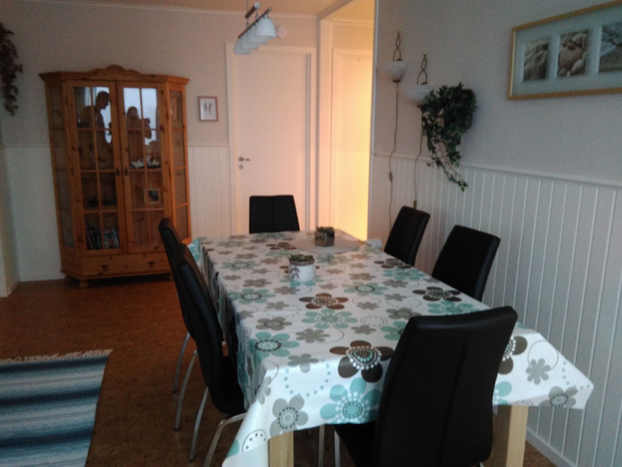 Stuga med utsikt över sjön Rottnen, Stugcenter 18 – bild 12 av 24