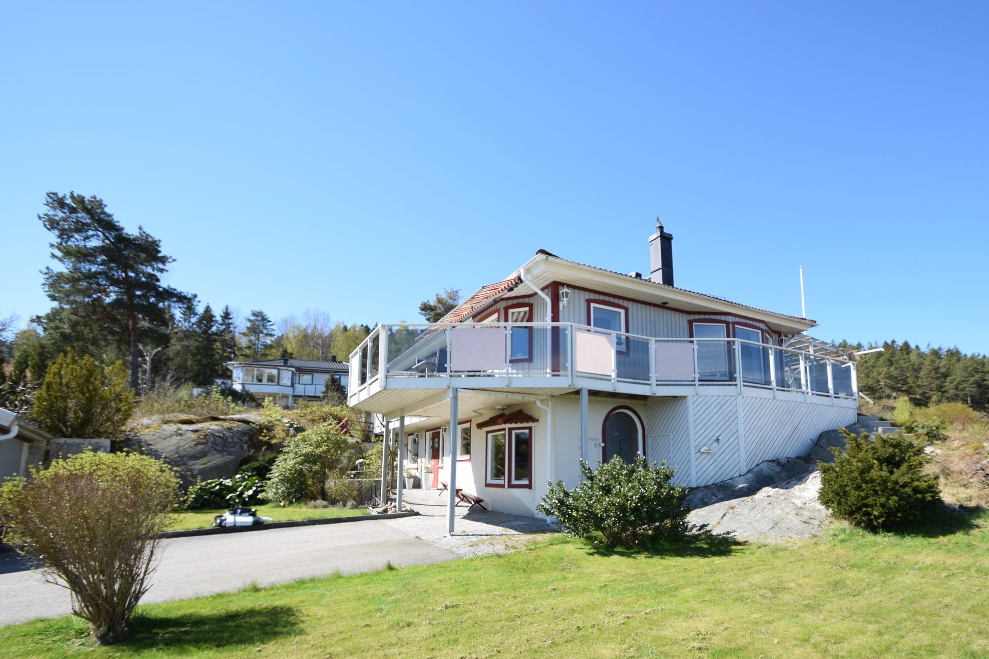 Stort hus med bastu & havsutsikt | SE09164