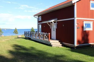 MODERNT HUS, UNDERBART HAVSLÄGE, HÖGA KUSTEN