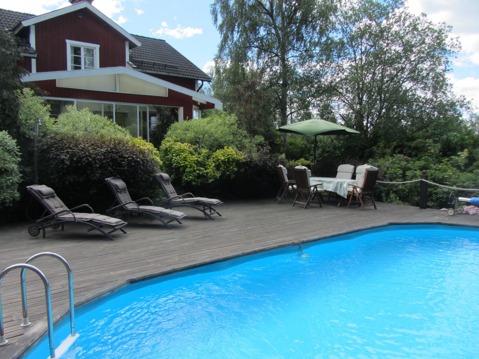 Stugor med pool och spabad, 1 timme från Stockholm – bild 2 av 24