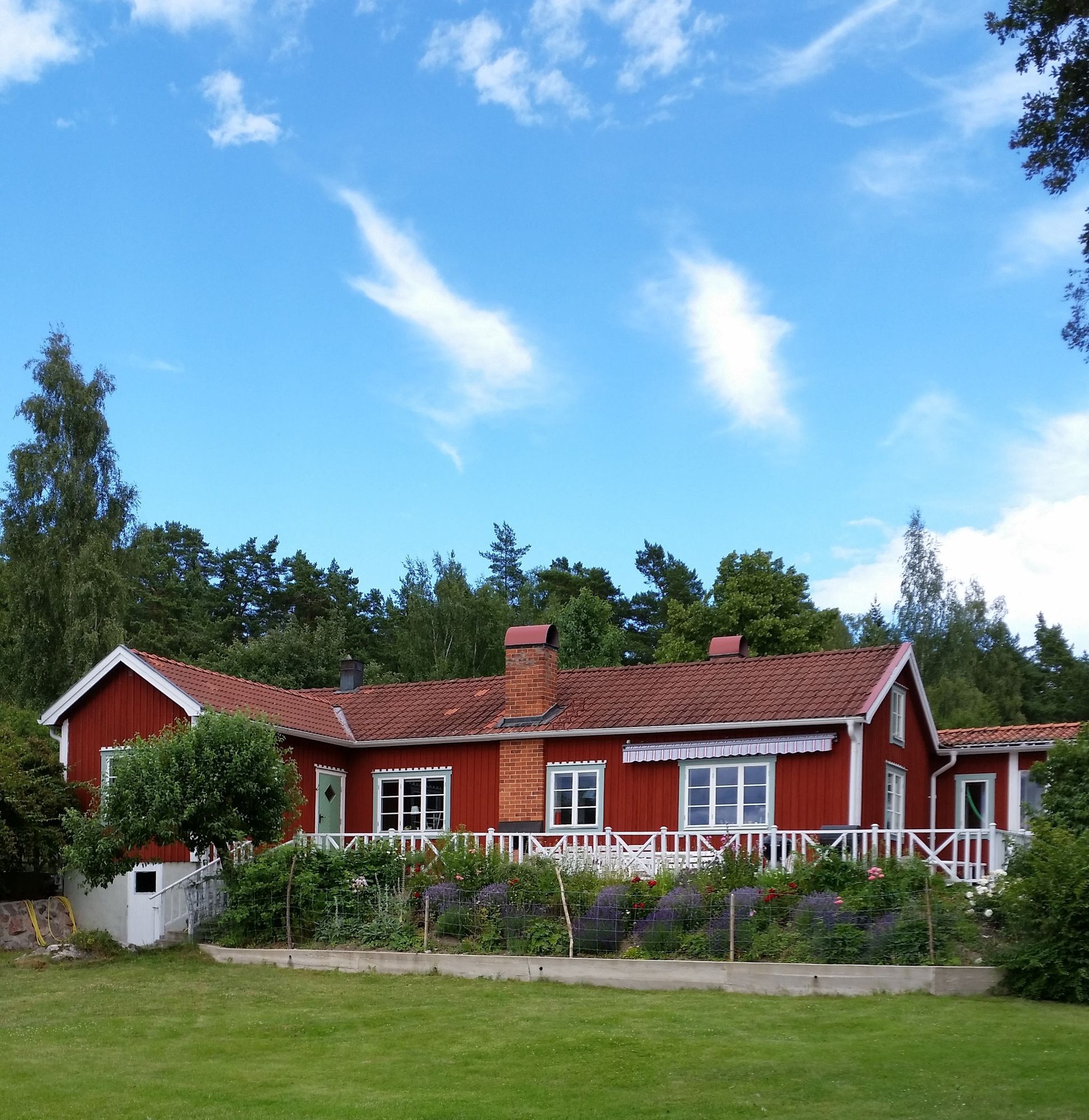 Exklusivt boende hus/stugor uthyres på Ljusterö – bild 2 av 24
