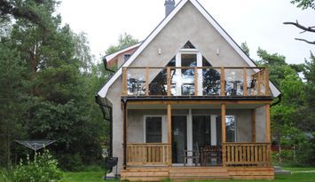 Rymlig villa med skymt av havet på Gotland