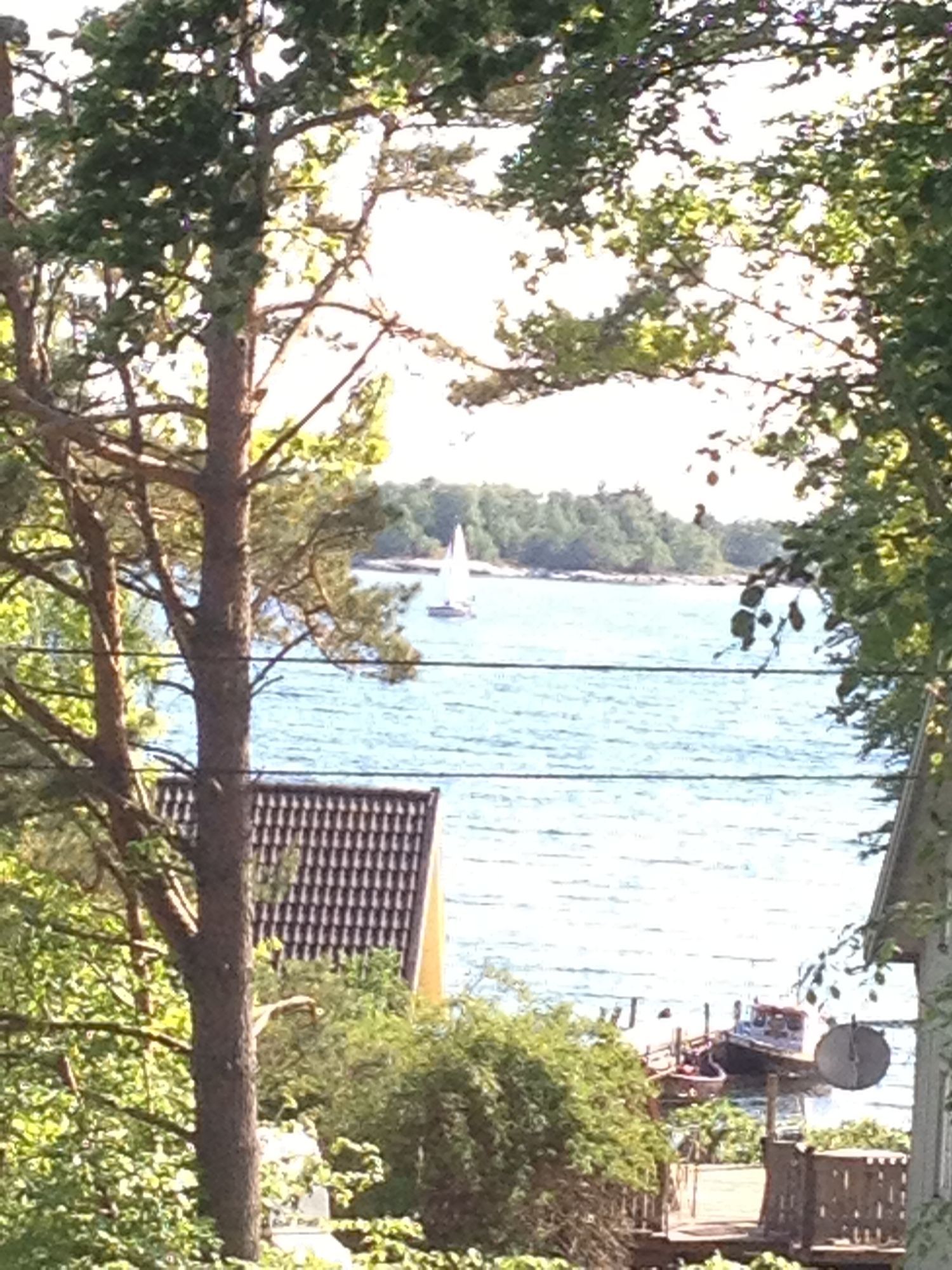 sommarstuga med panoramautsikt mot havet – bild 2 av 13