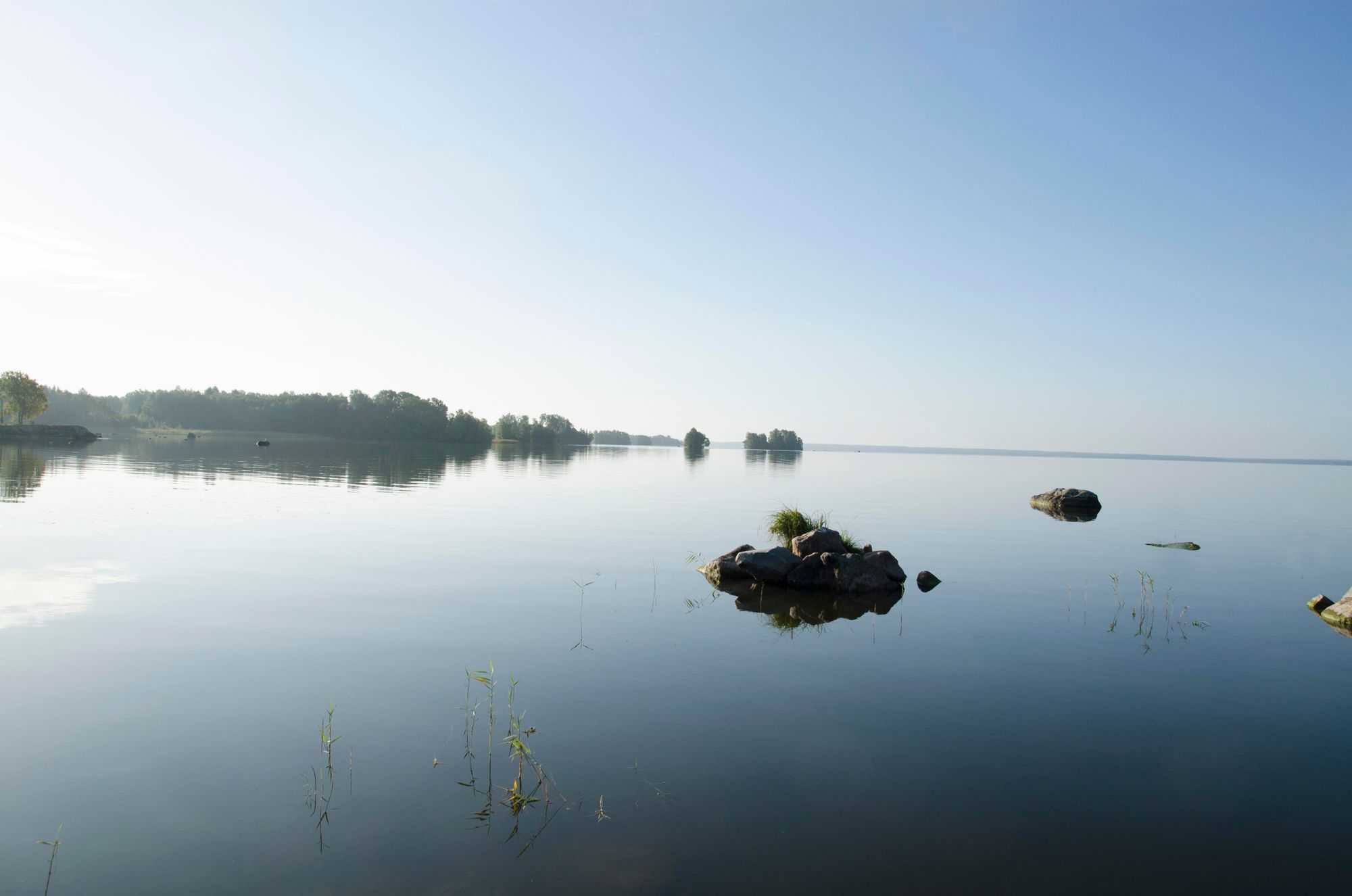 Stuga vid sjö med egen strand – bild 21 av 21