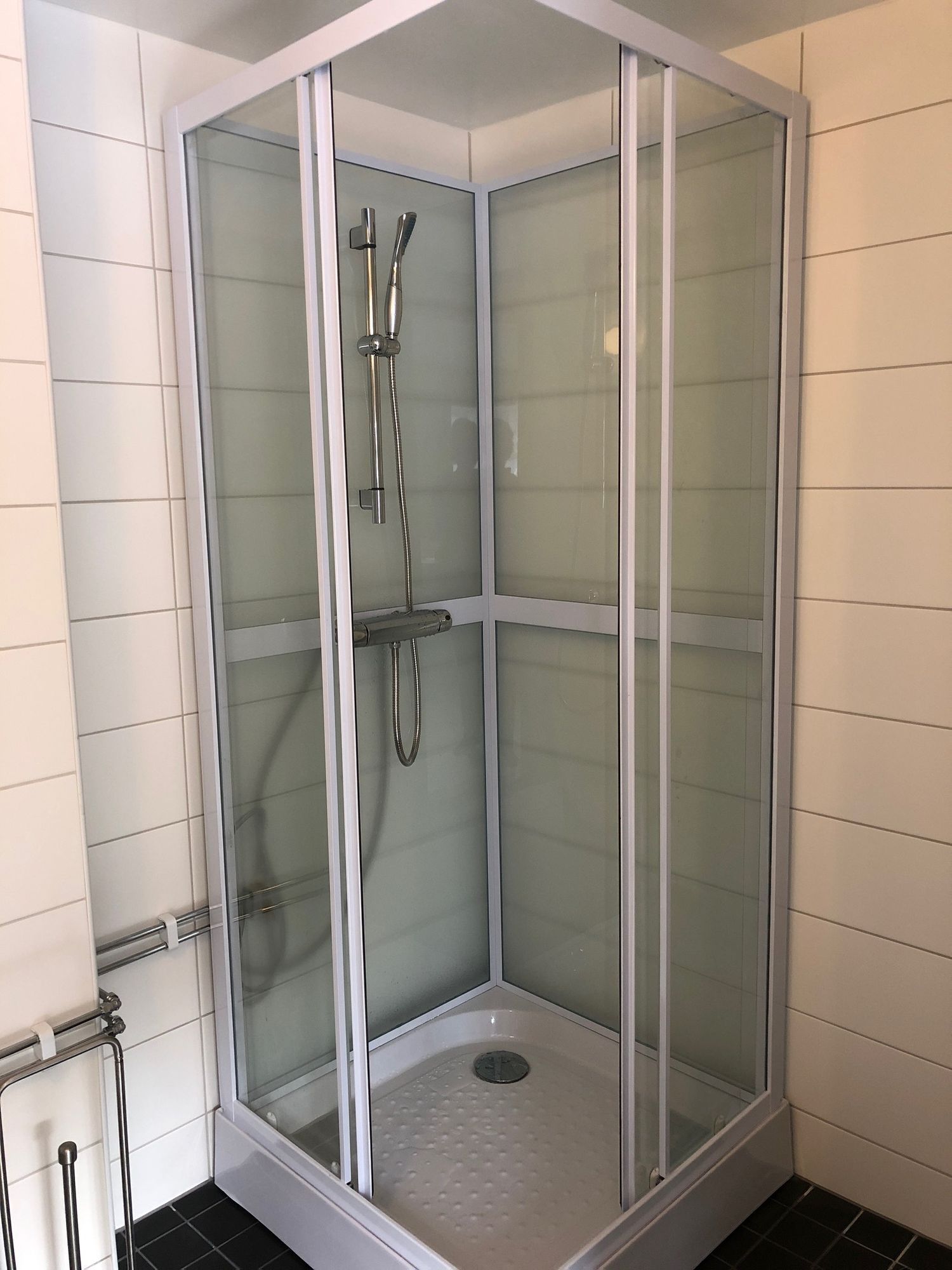 FALSTERBO annex m nytt badrum! – bild 5 av 18