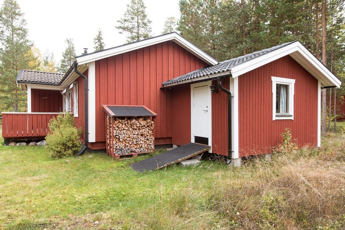 Stuga på Sollerön med nära till Gesundaberget – bild 3 av 24