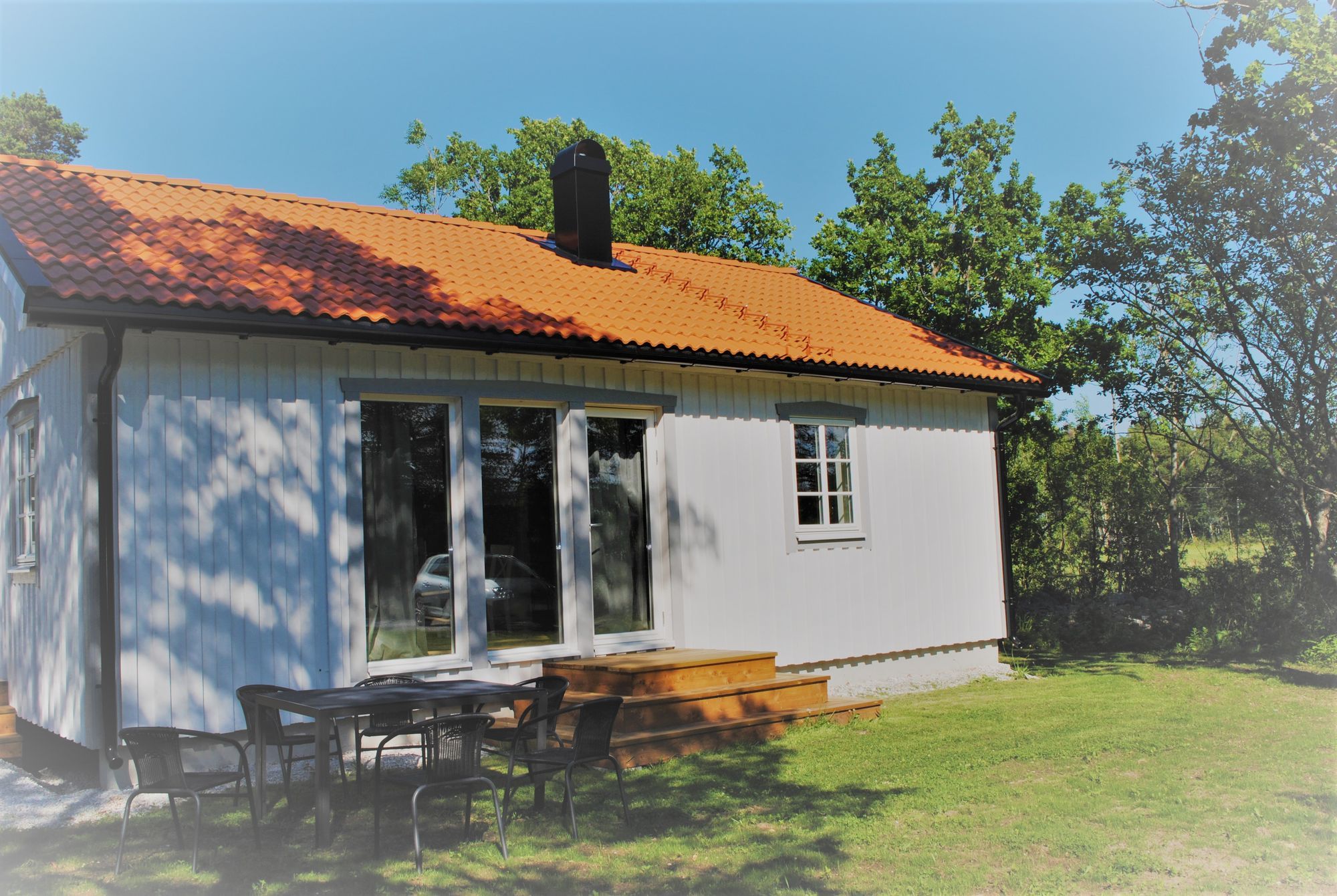 Fräscht hus nära strand och bad (Vita huset) – bild 2 av 11