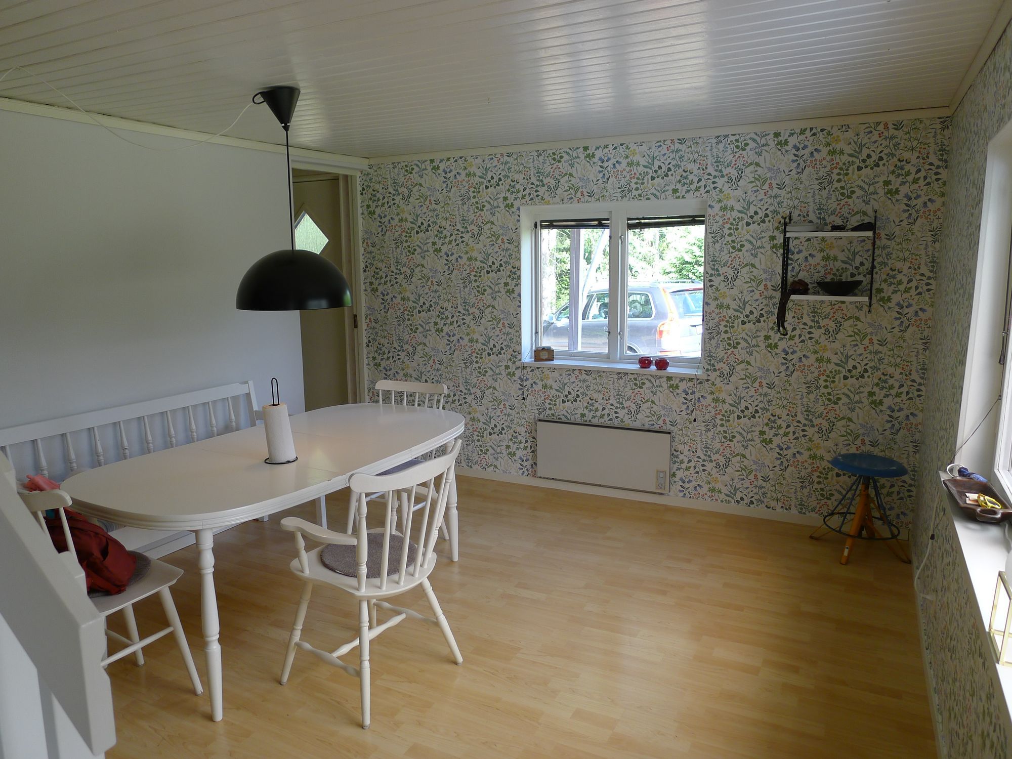 Sommarstuga ett stenkast från Vänern – bild 6 av 24