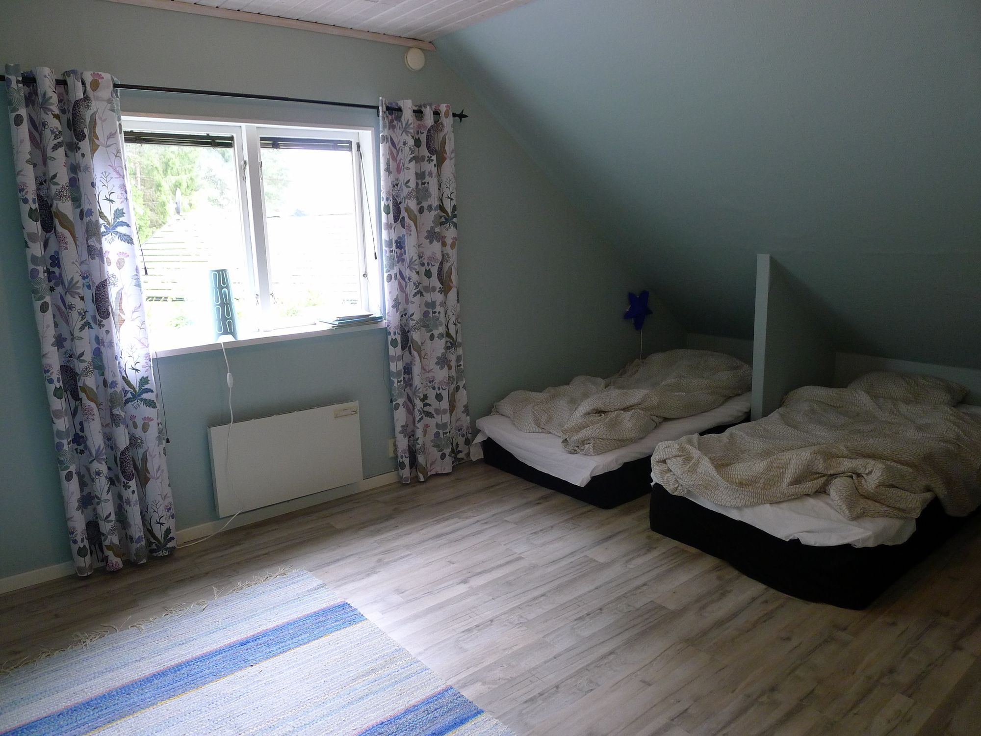 Sommarstuga ett stenkast från Vänern – bild 18 av 24