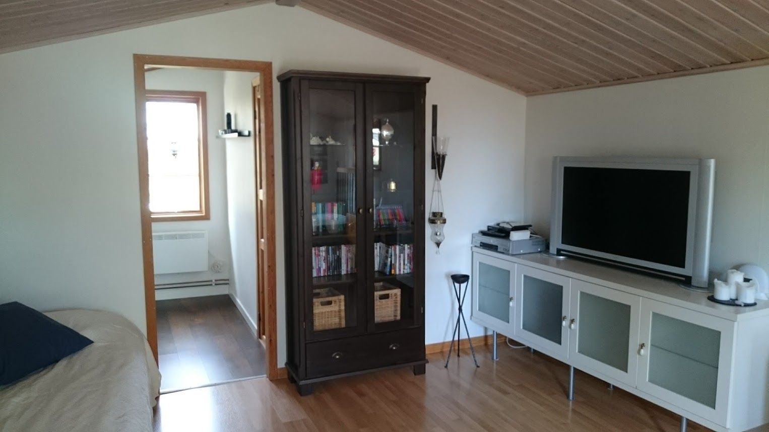 Stuga med utsikt över Erstaviken – bild 4 av 10
