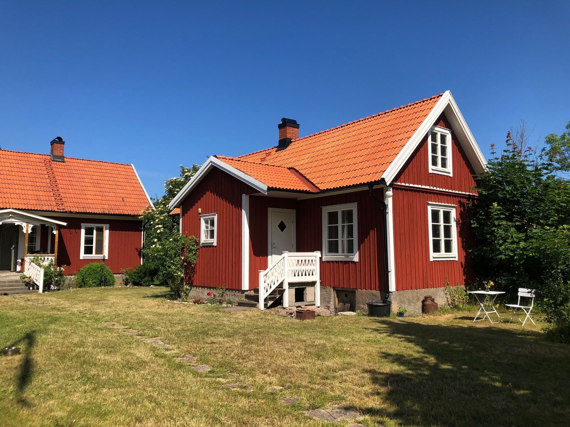 Mysig stuga i Byxelkrok, 1km till hav och strand