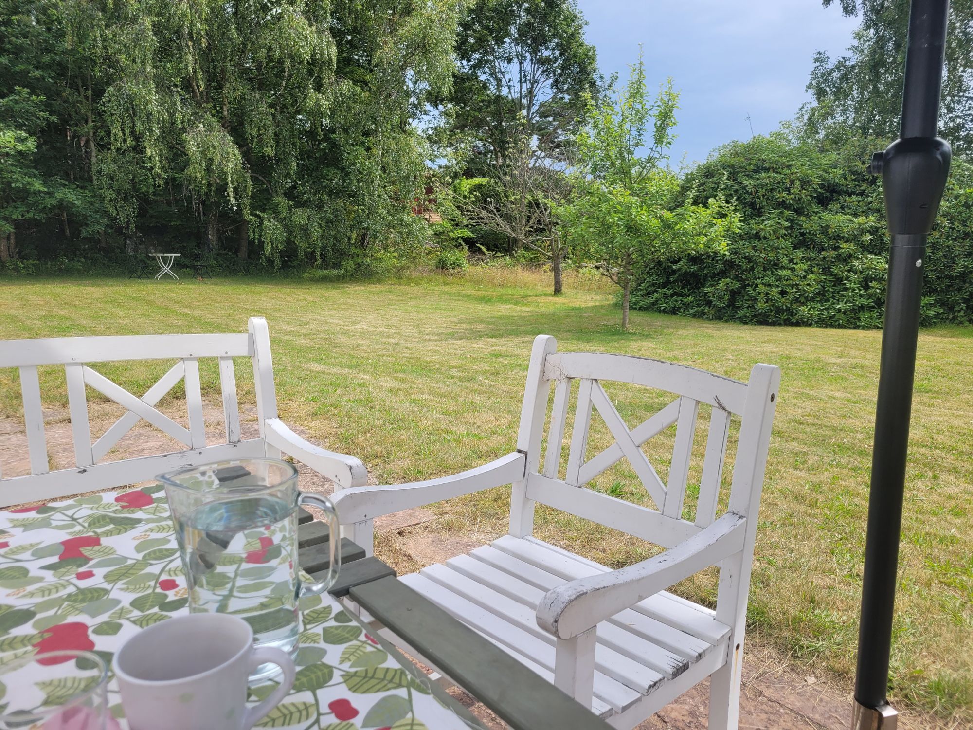 Trivsamt hus med plats för många nära havet – bild 13 av 16