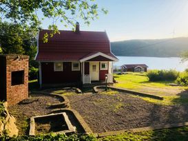 Idyllisches Haus an einem traumhaften Badesee