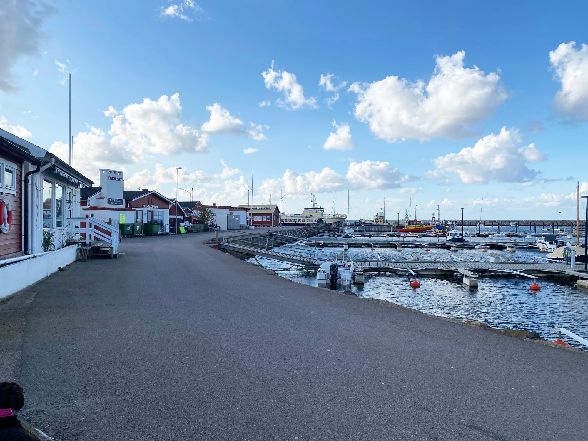 Gatuhus vid Torekovs hamn med havsutsikt | SE01043 – bild 18 av 22