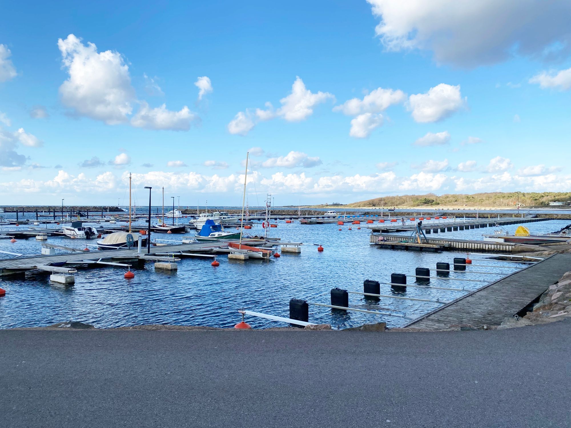 Gatuhus vid Torekovs hamn med havsutsikt | SE01043 – bild 4 av 22