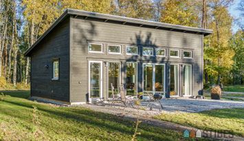 Privat paradis intill sjö.