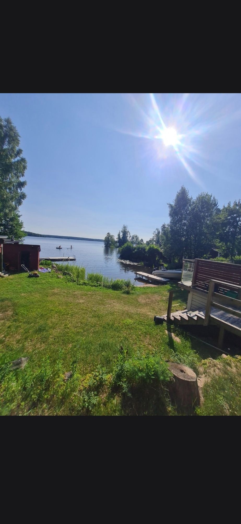 Stuga med egen sandstrand, bastu, brygga.