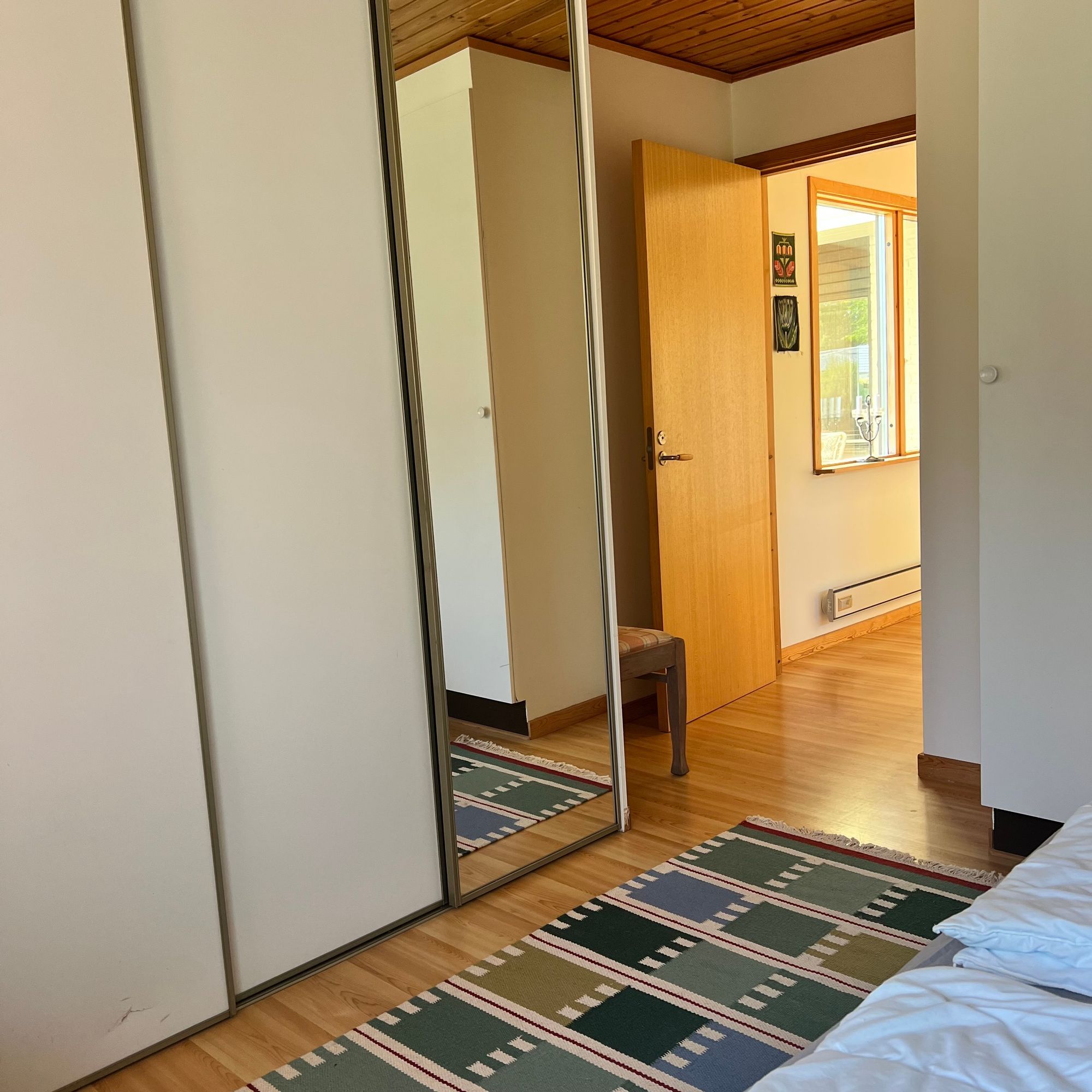 Soldränkt sommarhus i Beddingestrand – bild 12 av 19