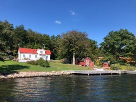 Fischerhütte am Strand in Karlshamns Schärengarten