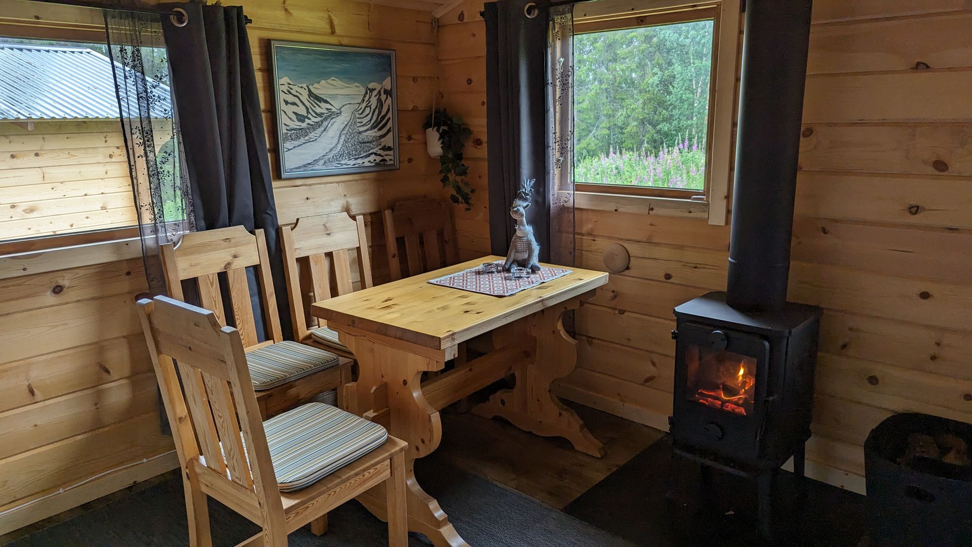 Stuga med vedkamin – bild 5 av 8