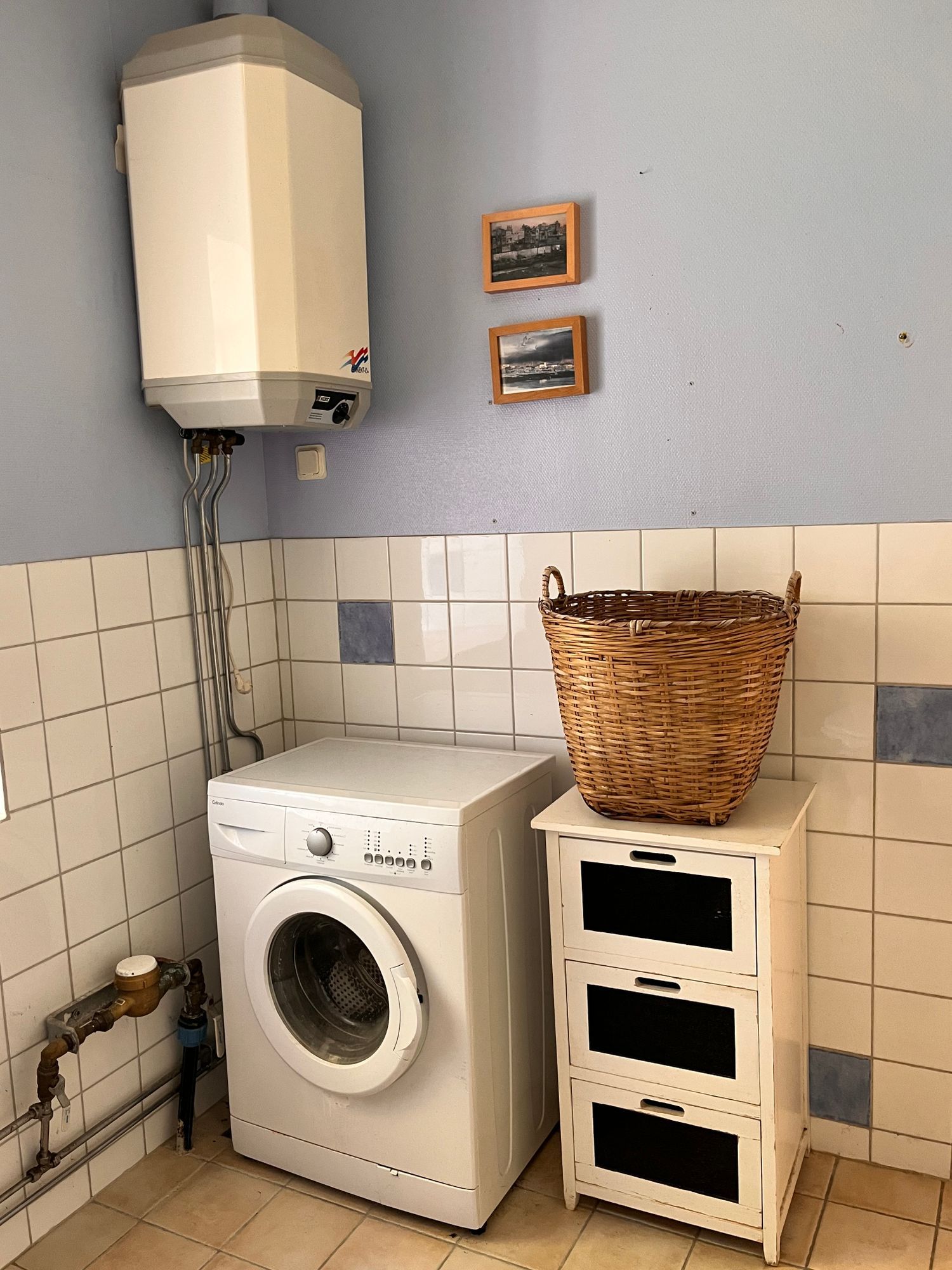 Fyra sängplatser i ett magasin på södra Gotland – bild 15 av 17