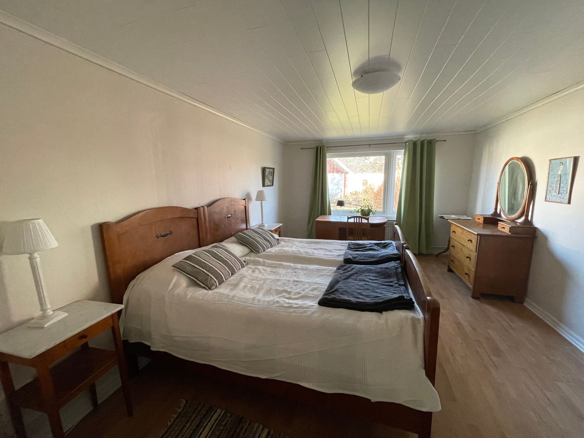 Hus på klassisk ölandsgård med fantastisk utsikt – bild 6 av 16