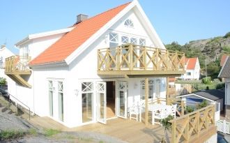 Skärgårdshus med havsutsikt, centralt & renoverat