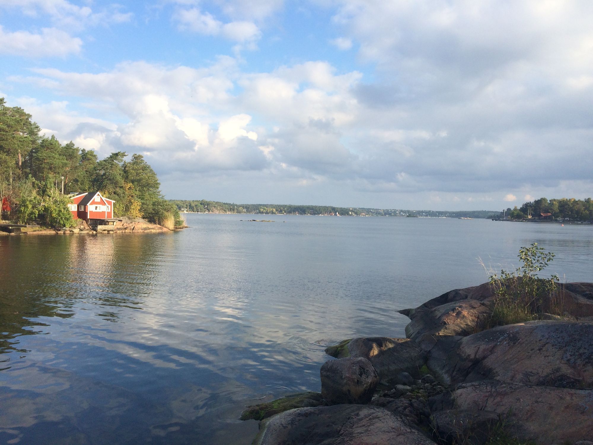 Stuga på sjötomt(egen brygga)nära Waxholm/Åkersber – bild 4 av 15